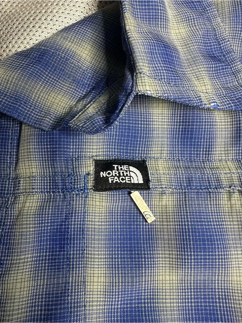 The North Face Blue Plaid Long Sleeve Button Up Shirt medium Zip Pocket hiking